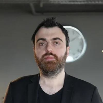Dr. Deniz Alis