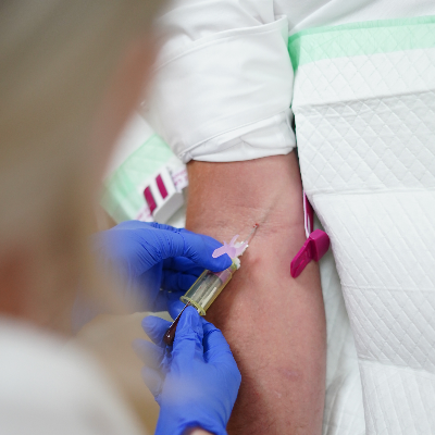 Bloedafname tijdens de intake bij ScanCLinic